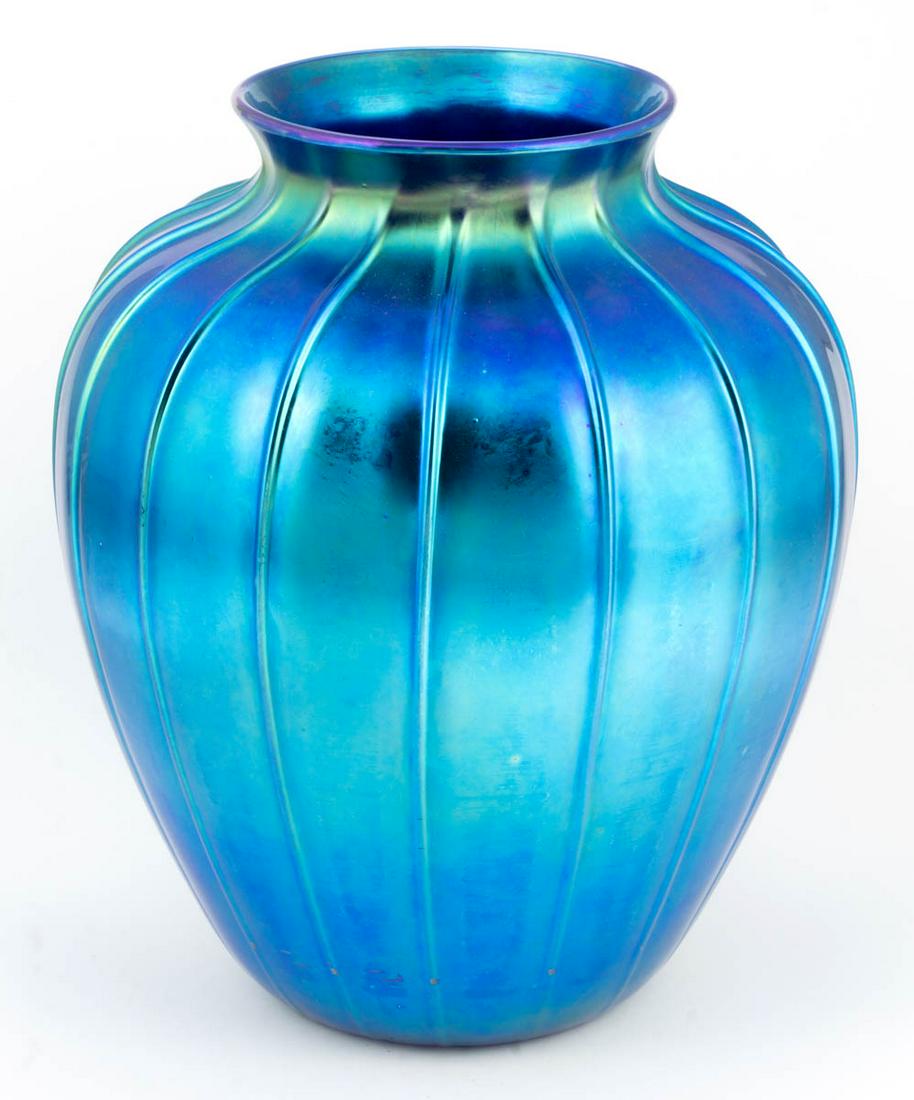 LUNDBERG STUDIOS RIBBED IRIDESCENT STUDIO ART GLASS (1 of 1)