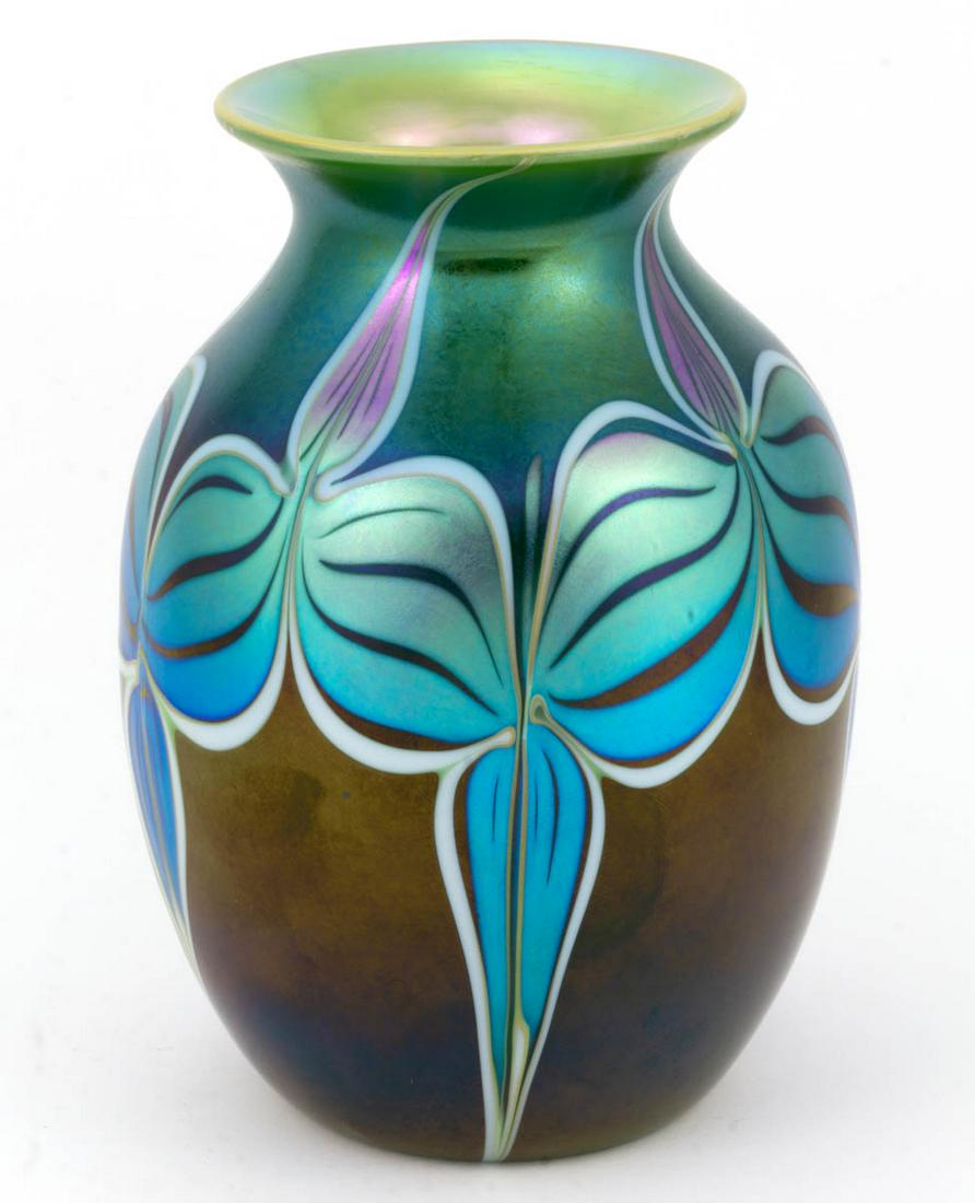 ORIENT & FLUME PULLED IRIS IRIDESCENT STUDIO ART GLASS (1 of 2)