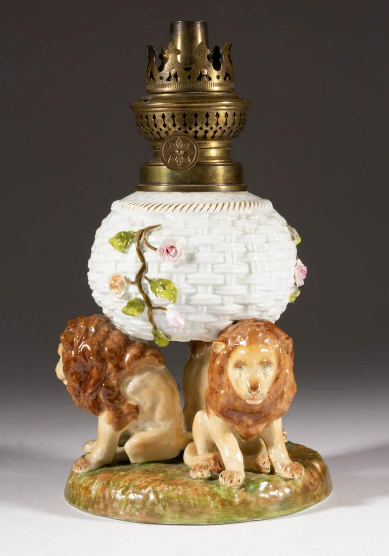 PORCELAIN LION FIGURAL MINIATURE LAMP (1 of 1)