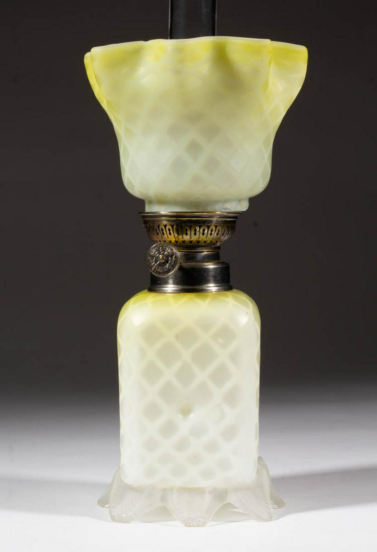 DIAMOND QUILT AIR-TRAP-MOTHER- OF-PEARL SATIN MINIATURE (1 of 1)