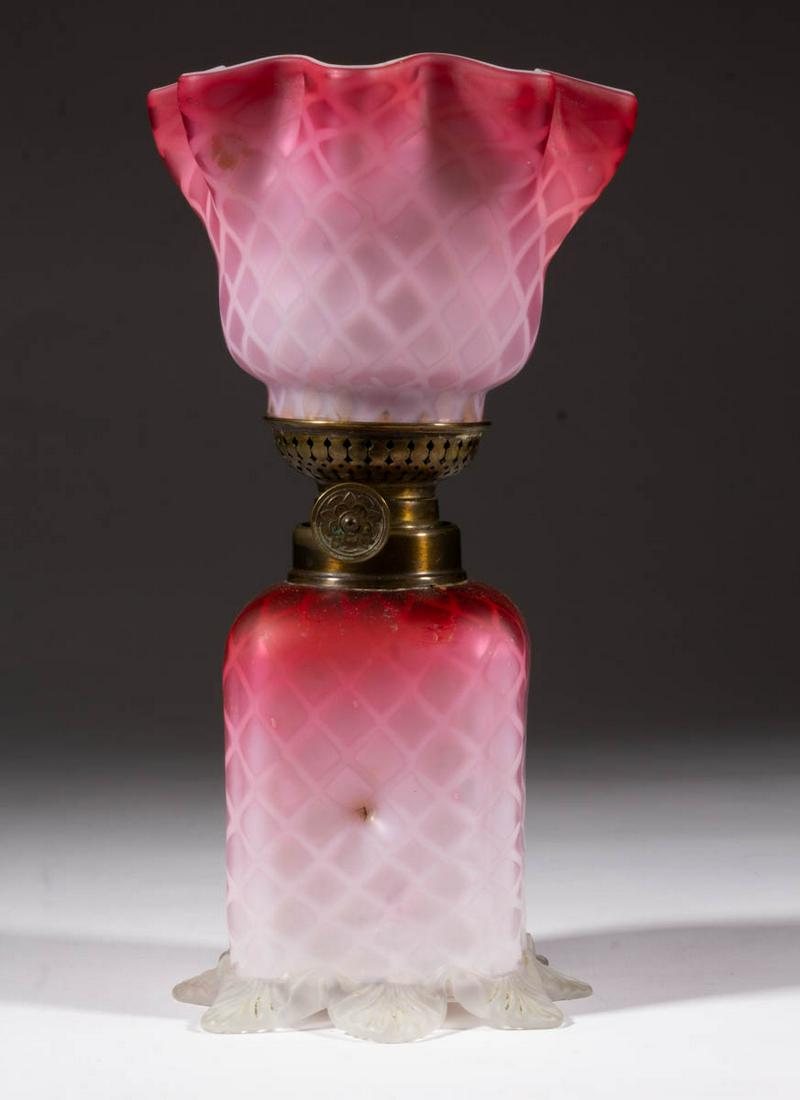 DIAMOND QUILT AIR-TRAP-MOTHER- OF-PEARL SATIN MINIATURE (1 of 2)