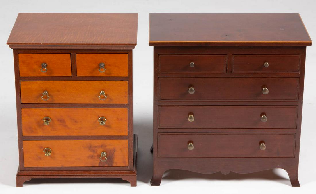 GEORGIAN-STYLE TIGER MAPLE AND MAHOGANY MINIATURE (1 of 3)