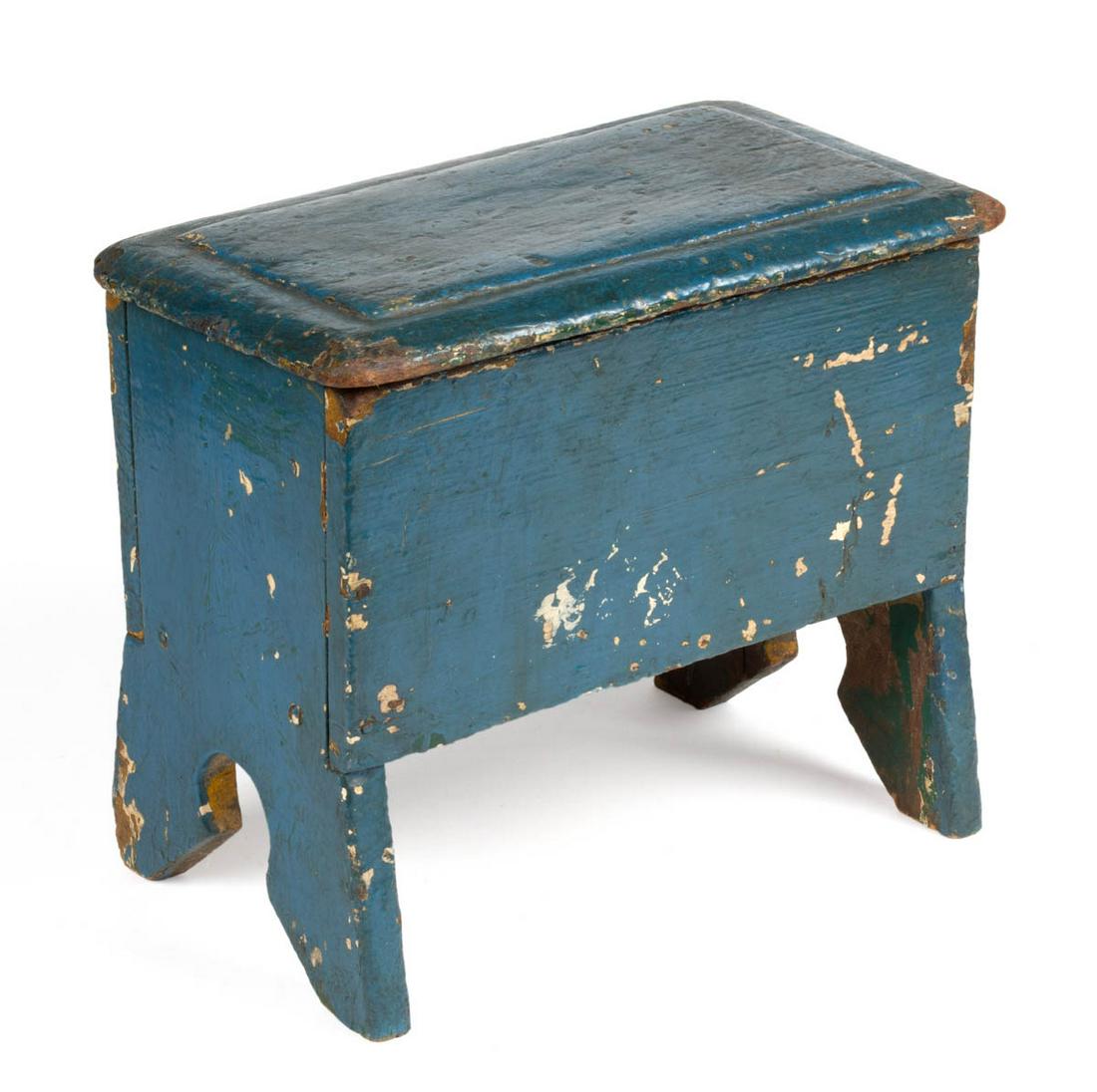 AMERICAN COUNTRY PAINTED POPLAR DIMINUTIVE CHEST / BIN (1 of 6)
