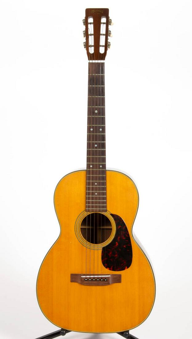 1964 MARTIN 00-21 NATURAL ACOUSTIC GUITAR: 1964 MARTIN 00-21 NATURAL ACOUSTIC GUITAR, serial number 199418, six string, spruce top with faux tortoise shell pickguard, rosewood sides and back with inlaid purfling, faux tortoise shell body bindi