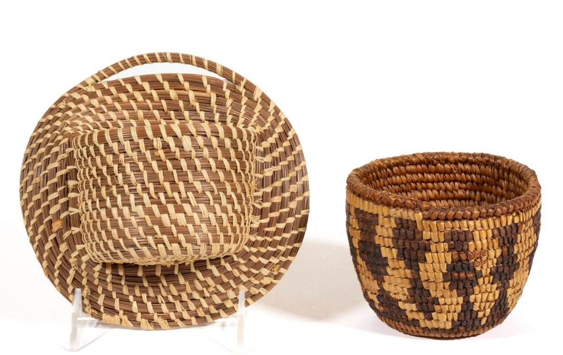 NATIVE AMERICAN COUSHATTA PINE NEEDLE WOVEN-COIL WALL: NATIVE AMERICAN COUSHATTA PINE NEEDLE WOVEN-COIL WALL POCKET BASKET, pine needles and husk, cylindrical well with a round frame having hanger at top. Together with a dyed and natural woven-coil diminu