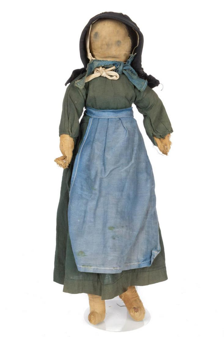 PENNSYLVANIA AMISH FOLK ART CLOTH LADY DOLL (1 of 5)