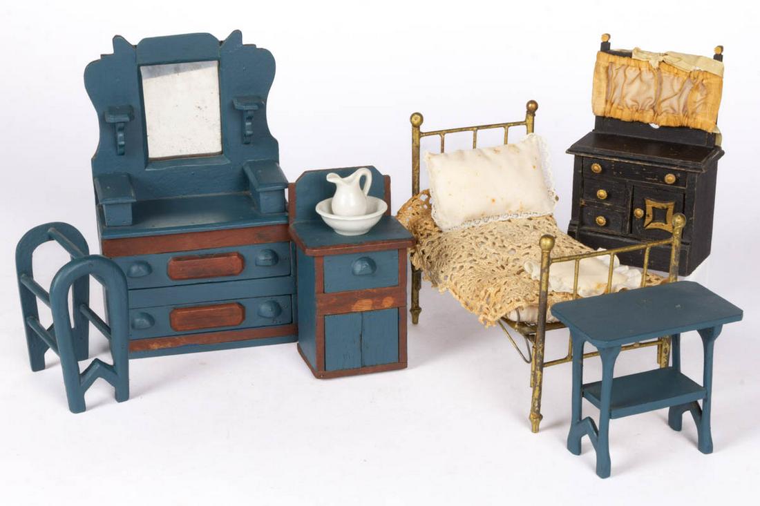 ASSORTED DOLLHOUSE / MINIATURE PAINTED WOOD AND OTHER (1 of 3)