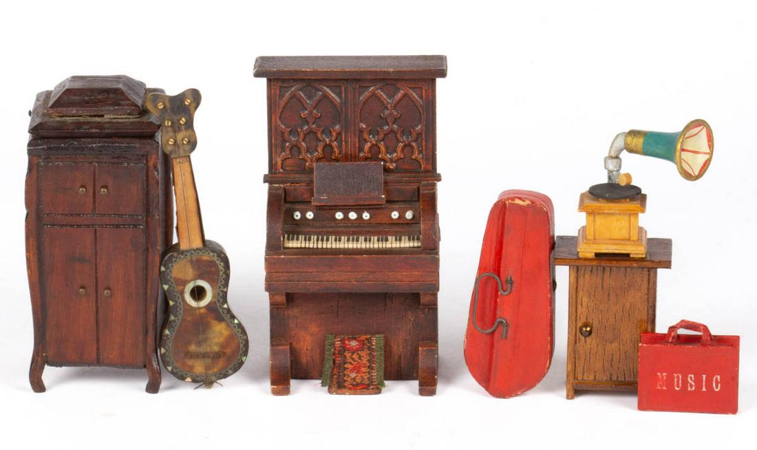 ASSORTED DOLLHOUSE / MINIATURE MUSIC INSTRUMENTS AND (1 of 3)