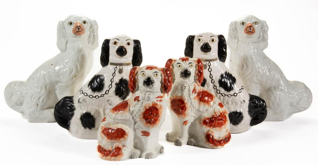 ENGLISH STAFFORDSHIRE HAND-PAINTED CERAMIC SPANIEL / (1 of 4)