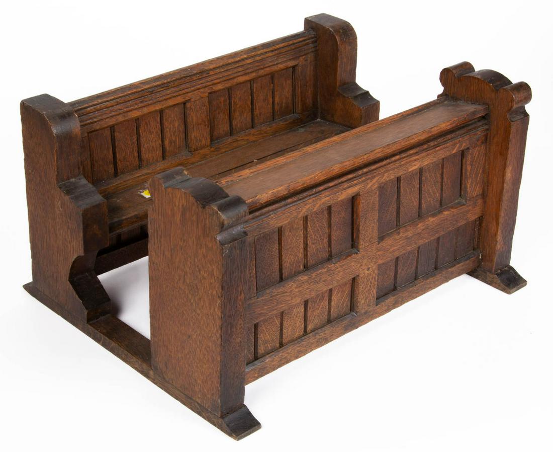 RARE AMERICAN SALESMAN'S SAMPLE ARTS & CRAFTS OAK: RARE AMERICAN SALESMAN'S SAMPLE ARTS & CRAFTS OAK CHURCH PEW, paneled form of pinned and through-mortised construction, no markings located. Retaining likely original surface. Circa 1910. 10" HOA, 18"