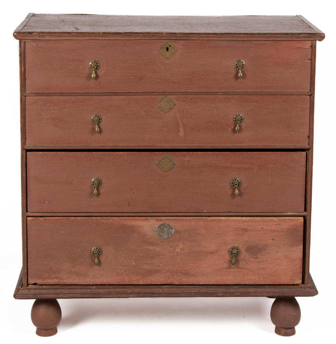 NEW ENGLAND WILLIAM & MARY PAINTED PINE MULE CHEST: NEW ENGLAND WILLIAM & MARY PAINTED PINE MULE CHEST, hinged lid fitted with cotter-pin hinges and applied edge moldings concealing a shallow upper well, case with two false drawers, above two full-leng