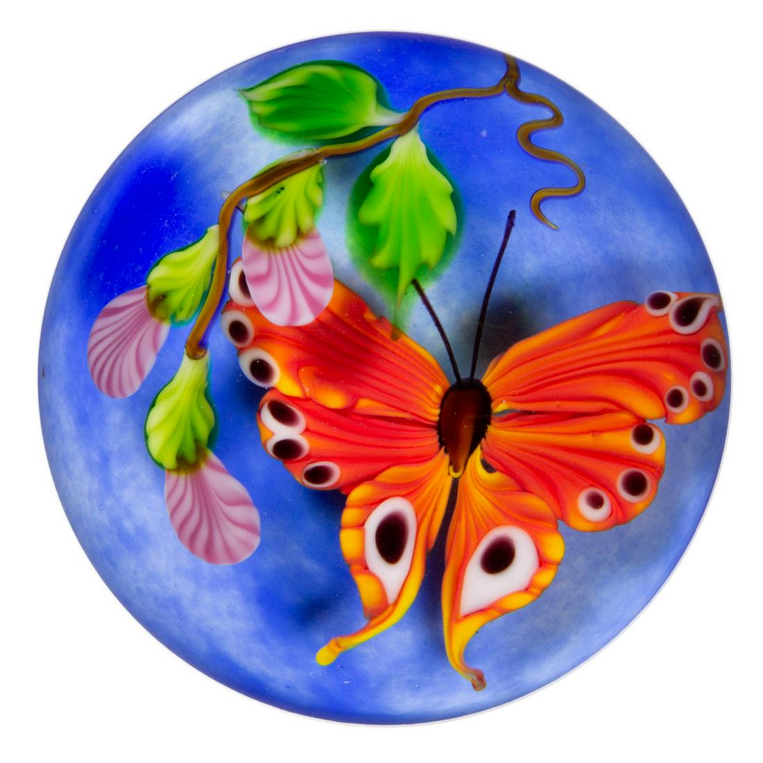 MAYAUEL WARD (AMERICAN, B. 1956) BUTTERFLY AND FLOWERS LAMPWORK STUDIO ART GLASS PAPERWEIGHT (1 of 2)