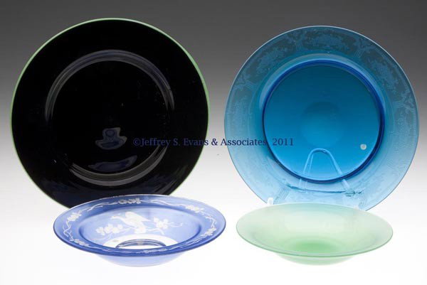 STEUBEN AND OTHER ARTICLES, LOT OF FOUR: STEUBEN AND OTHER ARTICLES, LOT OF FOUR, comprising a Steuben Mirror Black plate with green edge and Rockwell Gallery label, a Steuben Green Jade saucer, a signed Sinclaire blue plate with acid etched