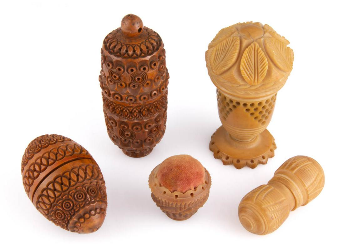 ASSORTED CARVED VEGETABLE TAGUA COQUILLA NUT SEWING ARTICLES / CONTAINERS, LOT OF FIVE (1 of 1)