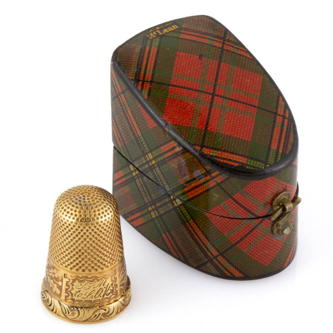 EUROPEAN 14K-18K YELLOW GOLD SEWING THIMBLE WITH MAUCHLINE TARTANWARE CASE (1 of 1)
