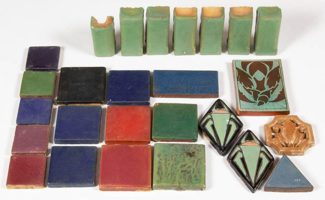 AMERICAN ARTS AND CRAFTS CERAMIC TILES, LOT OF 26 (1 of 7)