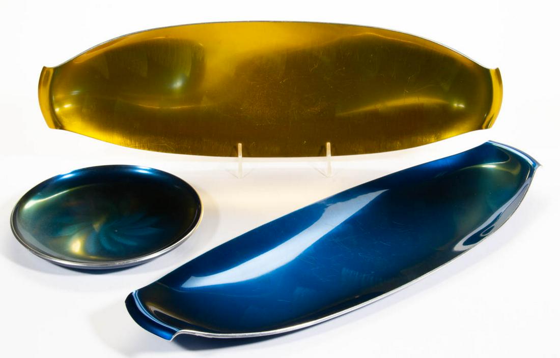 OLDEN DESIGN NORWAY ENAMEL MID-CENTURY MODERN PLATES / TRAYS, LOT OF THREE (1 of 3)