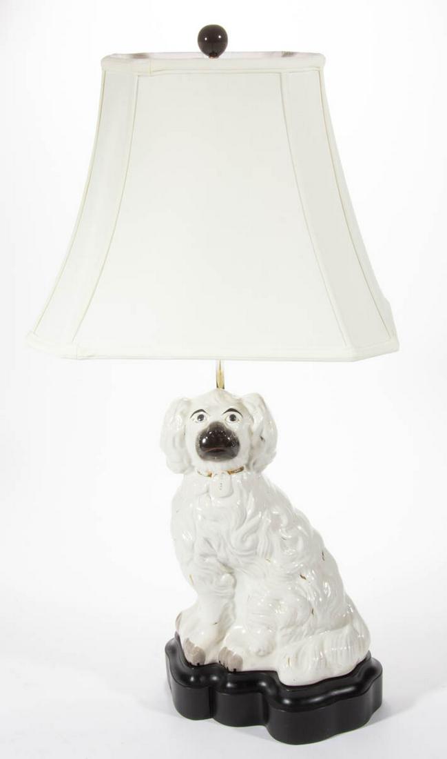 ENGLISH STAFFORDSHIRE HAND-PAINTED CERAMIC DOG FIGURE / ELECTRIC TABLE LAMP (1 of 4)