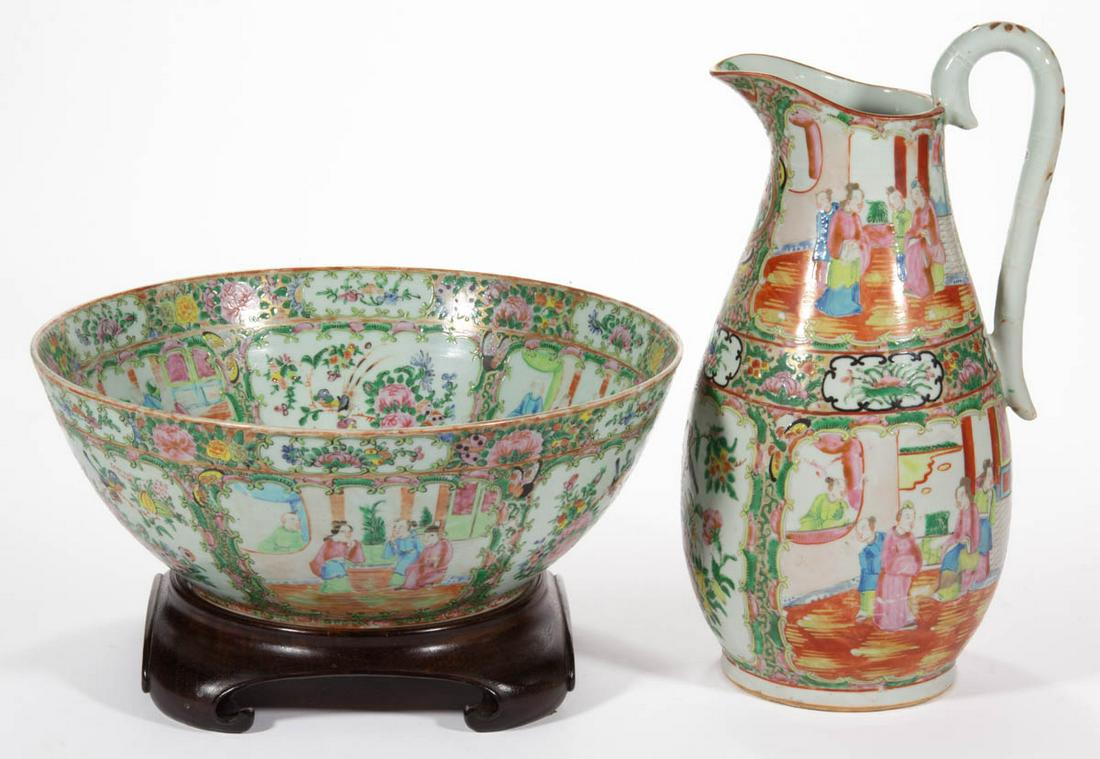 CHINESE EXPORT PORCELAIN FAMILLE ROSE / ROSE MEDALLION ARTICLES, LOT OF TWO (1 of 8)