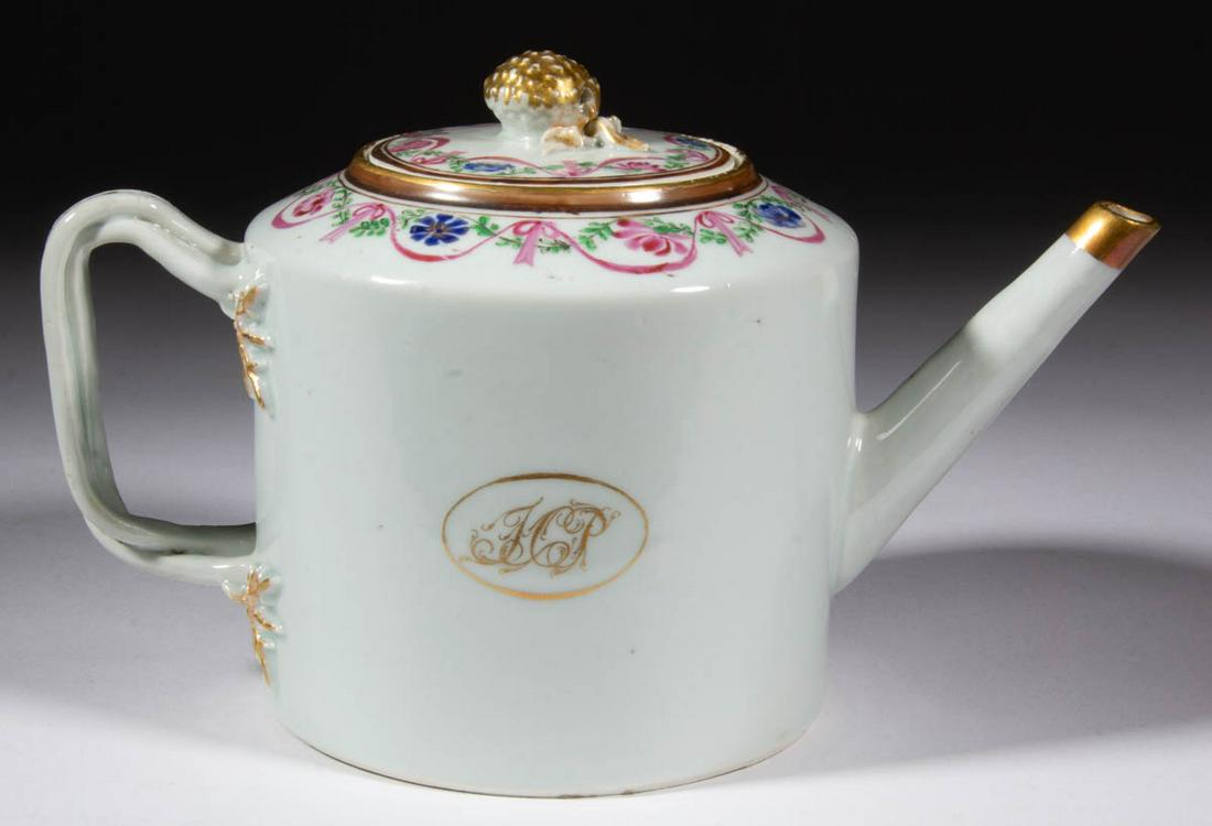 CHINESE EXPORT PORCELAIN FAMILLE ROSE TEAPOT (1 of 2)