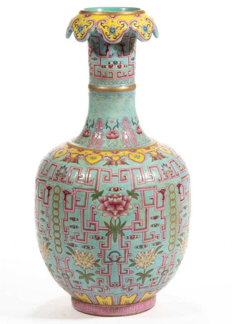 CHINESE EXPORT PORCELAIN FAMILLE ROSE VASE (1 of 5)
