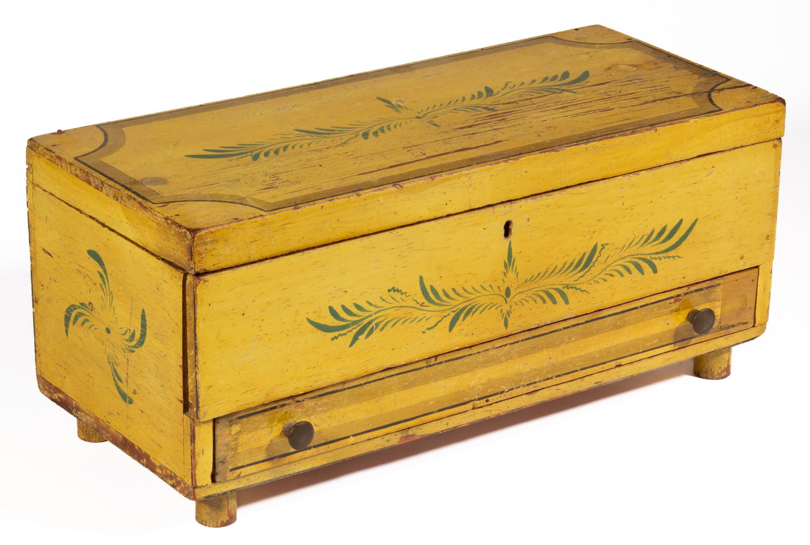 NEW ENGLAND PAINT-DECORATED PINE SEWING BOX (1 of 6)