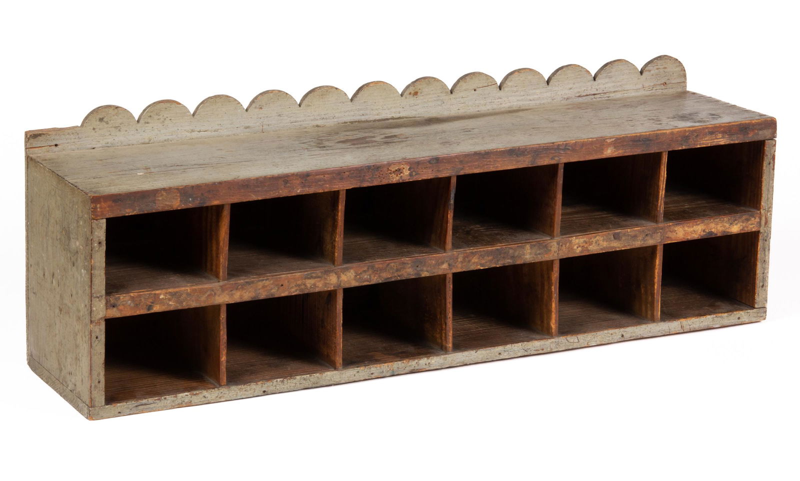 SOUTHERN PAINTED YELLOW PINE CUBBY HOLES / WALL SHELF (1 of 4)