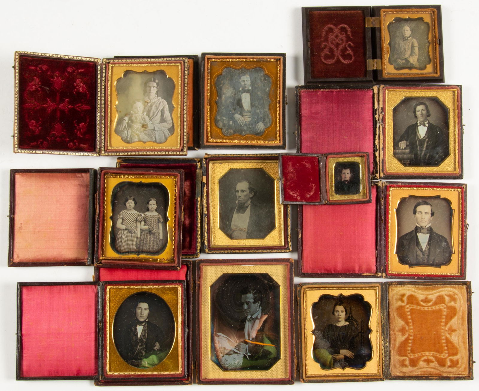 ASSORTED CASED PHOTOGRAPHIC DAGUERREOTYPES / IMAGES, LOT OF 11 (1 of 3)