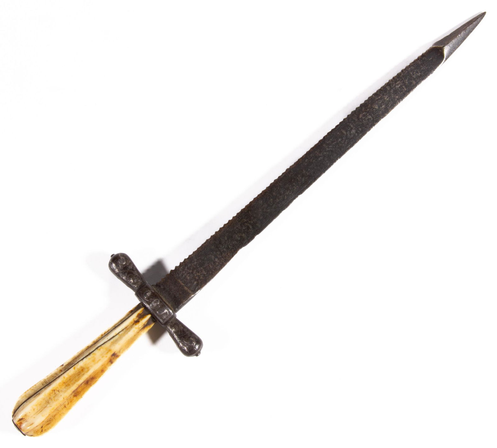 RARE SPANISH COLONIAL KNIFE / DAGGER: RARE SPANISH COLONIAL KNIFE / DAGGER, narrow tapered blade with one serrated edge, engraved decoration to each side, hilt with two horizontal swelling quillions, one-piece fluted bone grip. 17th centu