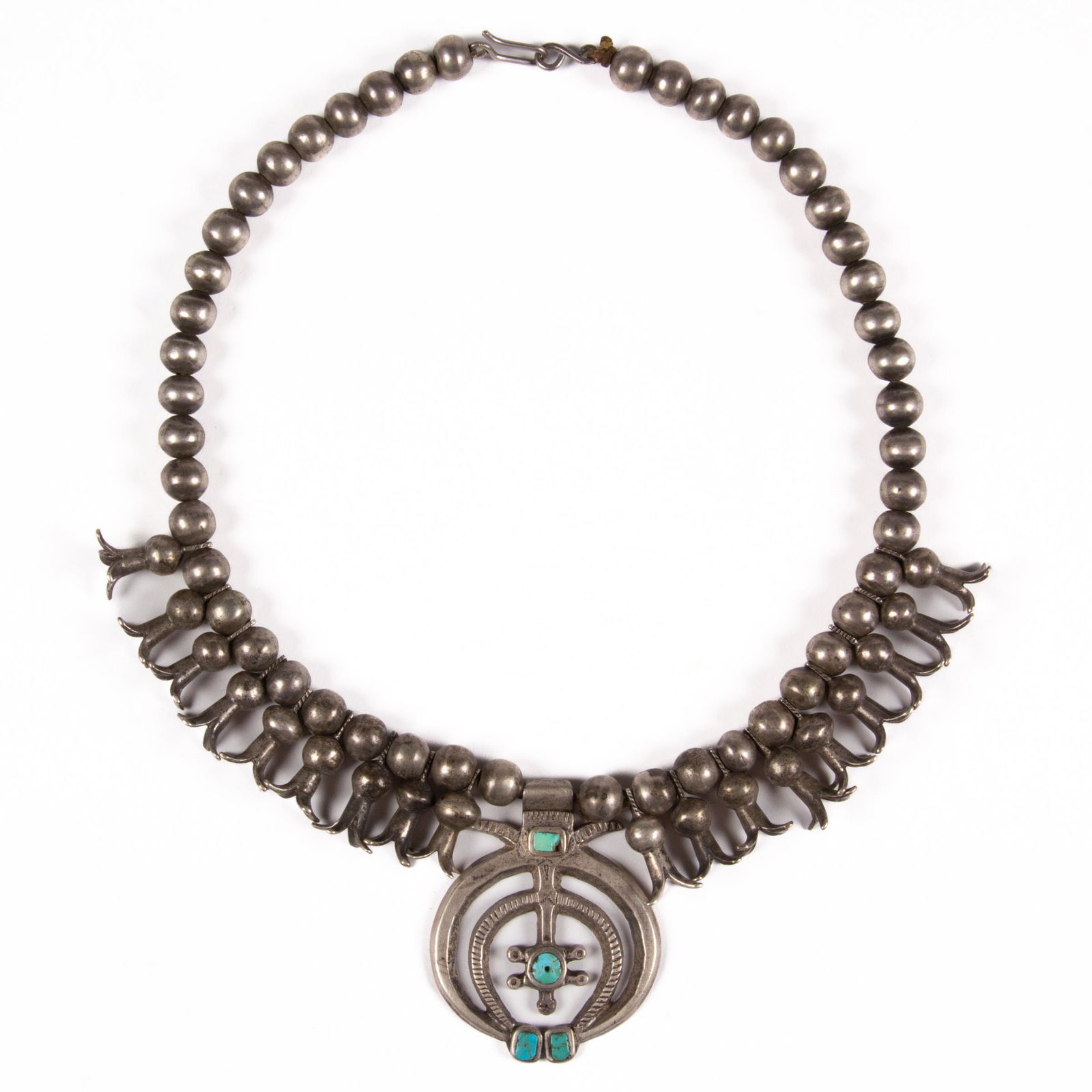 NAVAJO NATIVE AMERICAN SILVER SQUASH BLOSSOM NECKLACE (1 of 3)