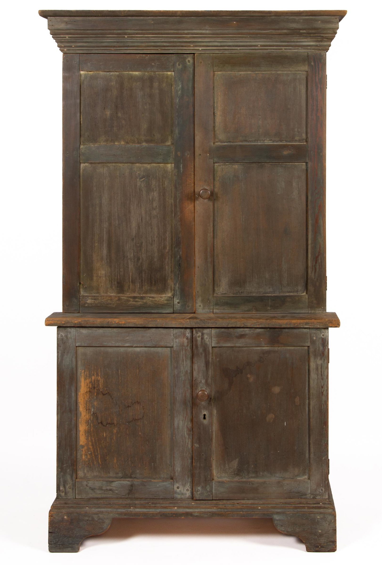 VIRGINIA PAINTED YELLOW-PINE STEP-BACK CUPBOARD (1 of 7)