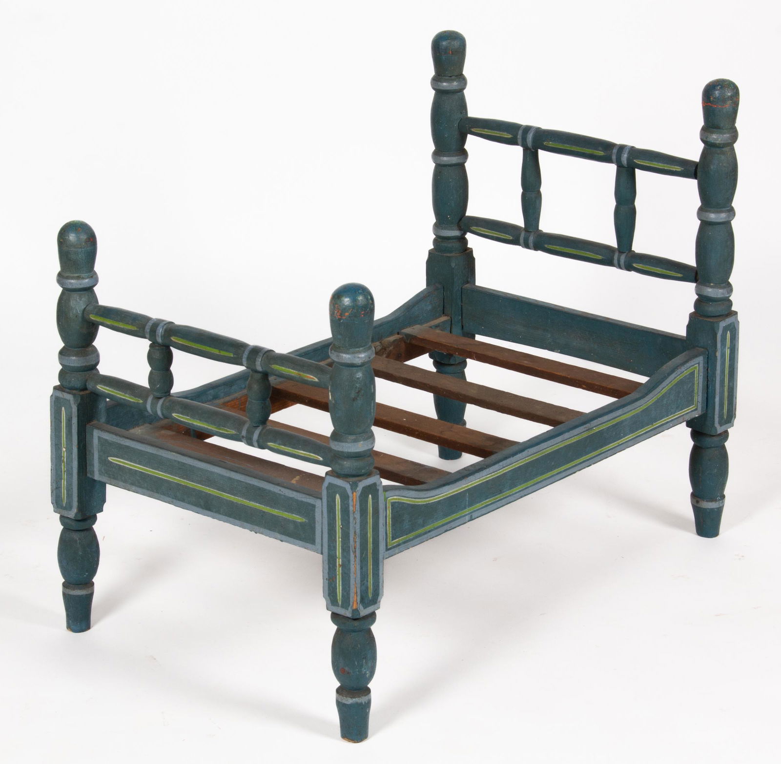AMERICAN TURNED AND PAINTED CHILD'S / DOLL'S FOUR-POSTER BED (1 of 3)