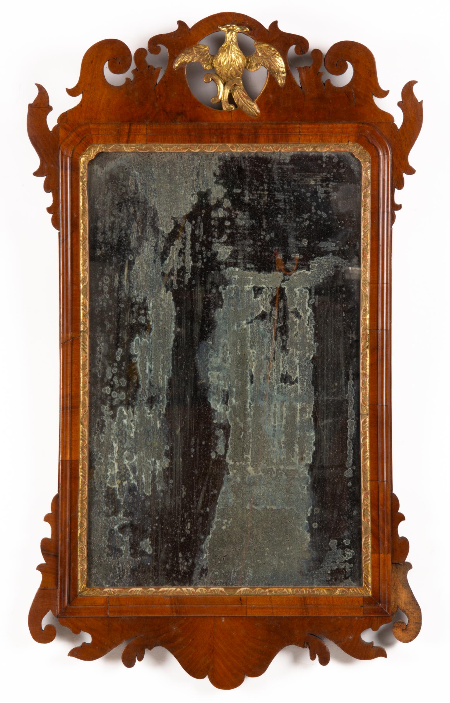 AMERICAN OR BRITISH CHIPPENDALE MAHOGANY LOOKING GLASS / WALL MIRROR (1 of 3)