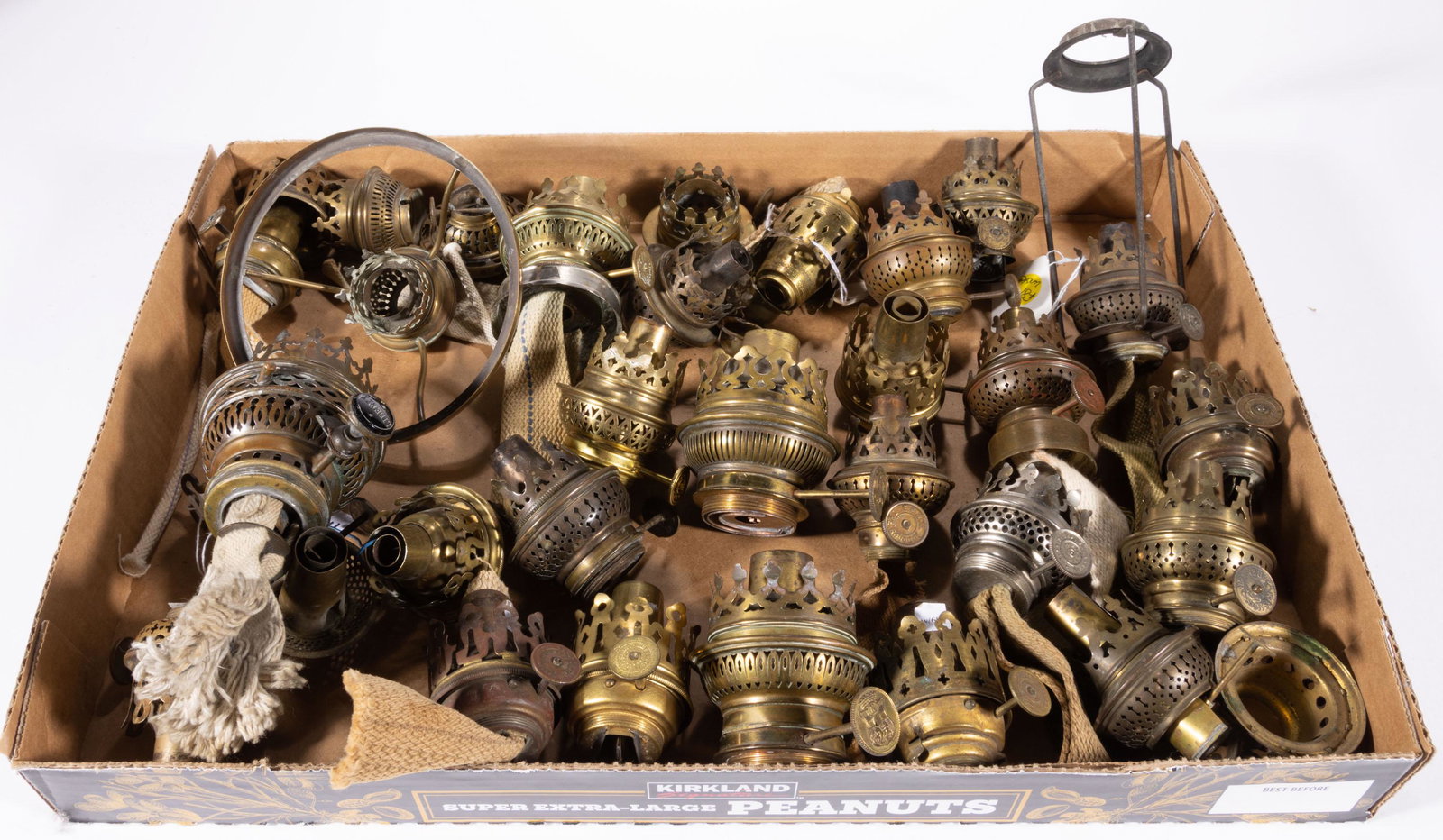 ASSORTED KOSMOS AND SIMILAR LAMP BURNERS, UNCOUNTED LOT,: ASSORTED KOSMOS AND SIMILAR LAMP BURNERS, UNCOUNTED LOT, including examples with thumbwheels marked "LIBERTY", "W & W KOSMOS", "CRYSTAL LIGHT", "K" with a figural lion, and The E. M. CO. BOUDOIR". Fou