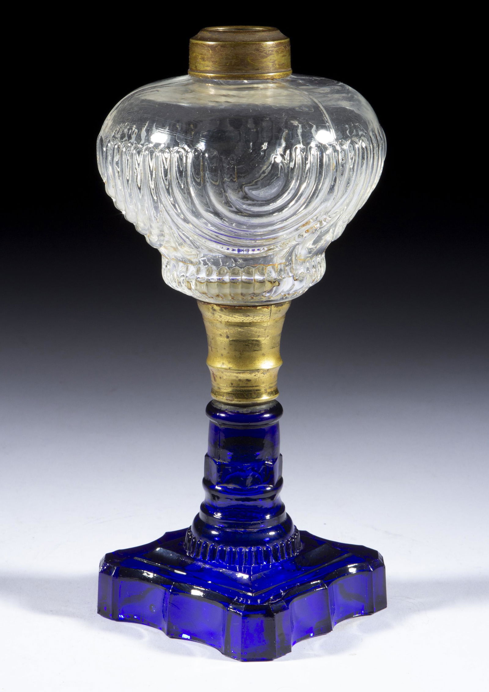 ATTERBURY SEMI-CIRCLE RIB AND JEWEL KEROSENE STAND LAMP, (1 of 1)