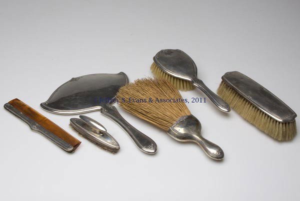 FOSTER AND BAILEY STERLING SILVER SIX-PIECE DRESSE: FOSTER AND BAILEY STERLING SILVER SIX-PIECE DRESSER SET, unidentified pattern. Fully marked. Providence, RI Fourth quarter 19th century. 4 1/4" to 11" LOA. Provenance: Property of a Northern Virginia 