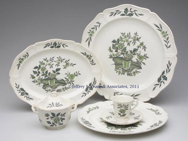 WEDGWOOD GREEN LEAF - QUEENS SHAPE PARTIAL DINNER : WEDGWOOD GREEN LEAF - QUEENS SHAPE PARTIAL DINNER SERVICE, 40 pieces, comprising 13 dinner plates, 11 demitasse cup and saucer sets with one extra saucer, two nested platters, a chop plate, and a cove