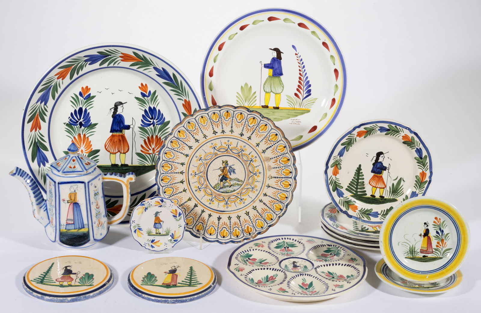 FRENCH HENRIOT QUIMPER HAND-PAINTED FAIENCE CERAMIC ARTICLES, LOT OF 14, (1 of 2)