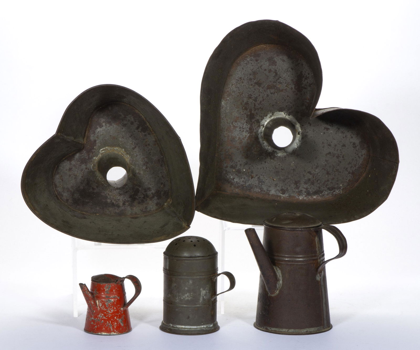 ASSORTED AMERICAN SHEET-IRON / TOLE DOMESTIC ARTICLES, LOT OF FIVE, (1 of 1)