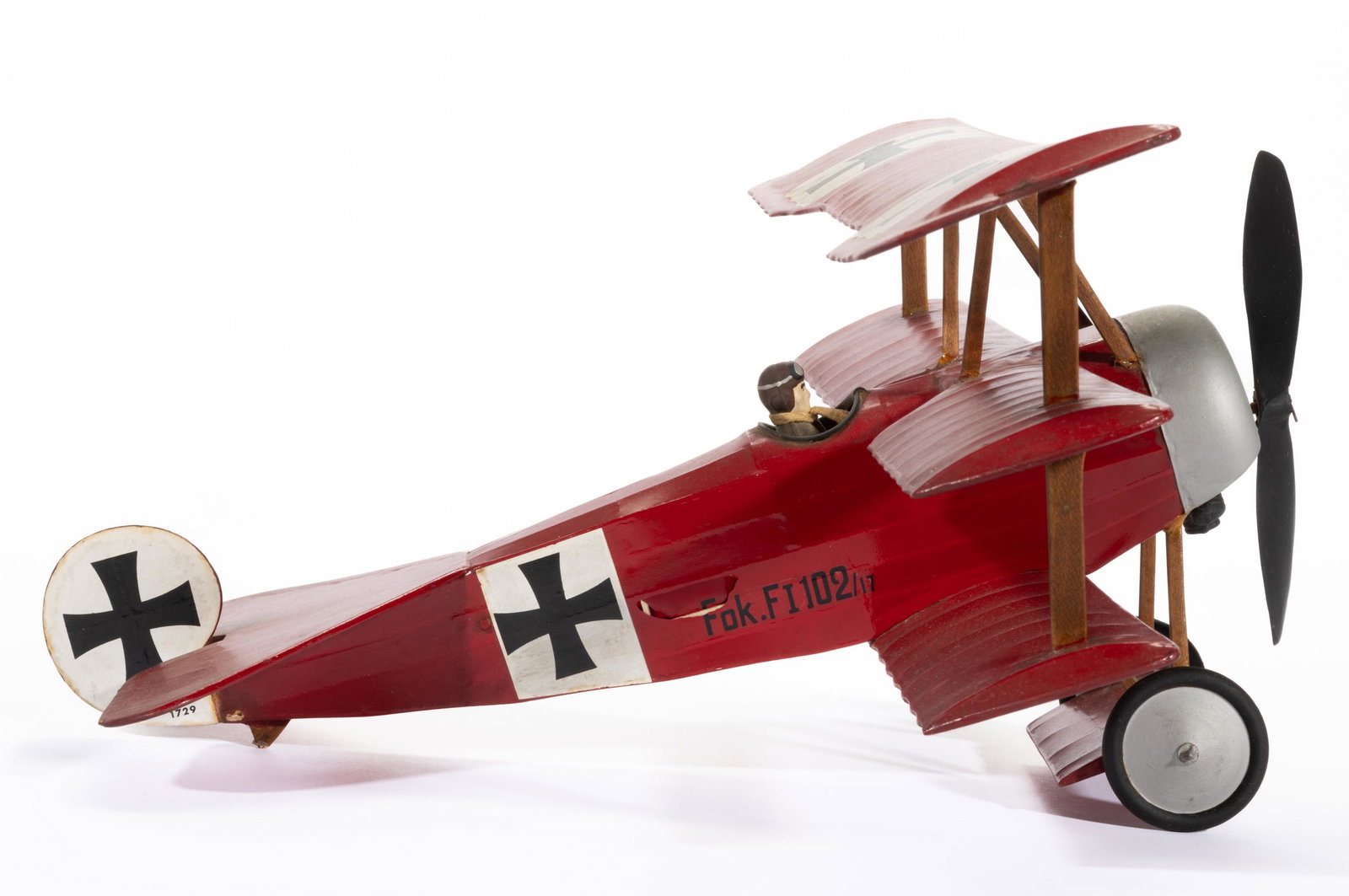 GERMAN WWI TRIPLANE STATIONARY MODEL AIRPLANE, (1 of 4)