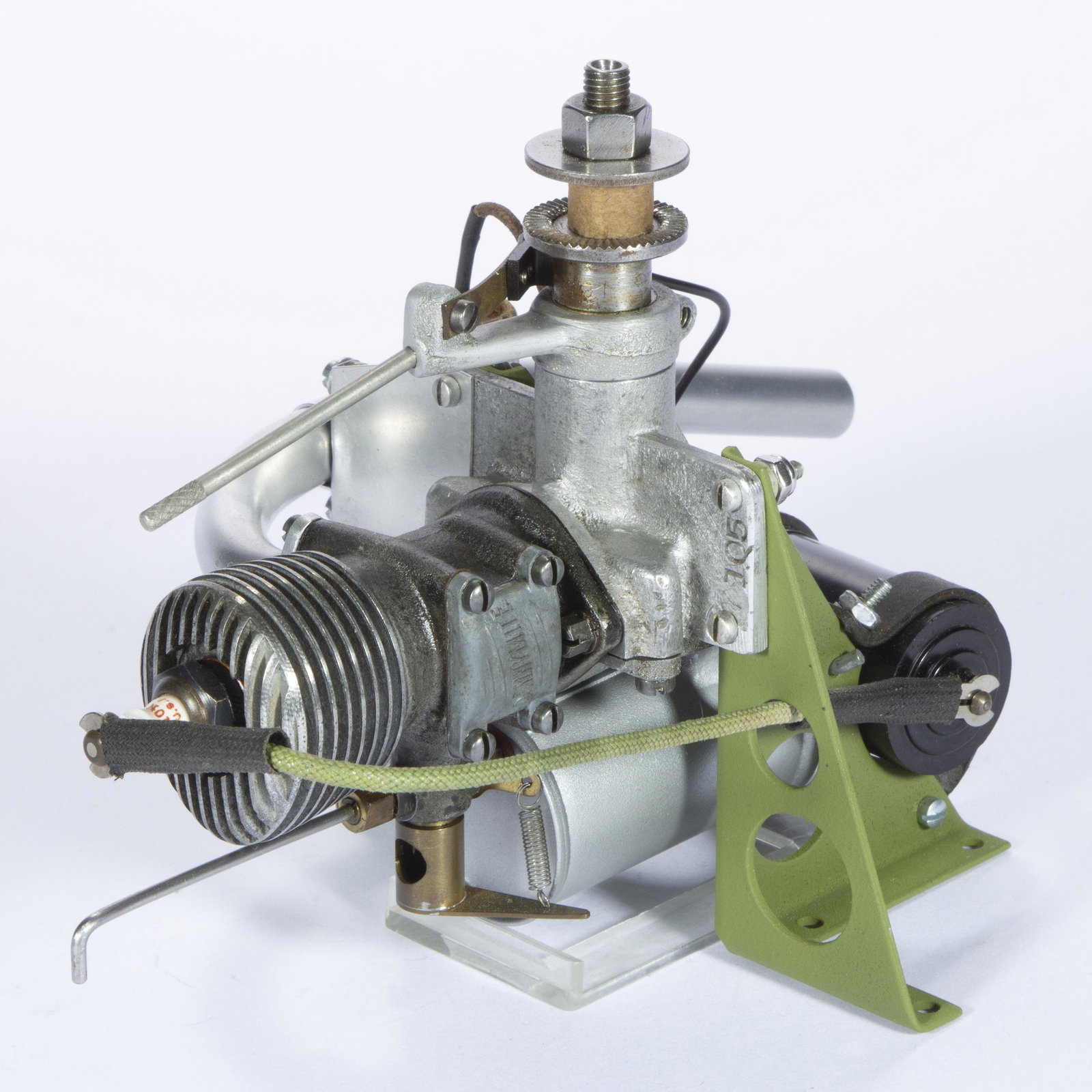 DENNYMITE INDUSTRIES "AIRSTREAM DELUXE" 1938 MODEL AIRPLANE ENGINE, (1 of 3)