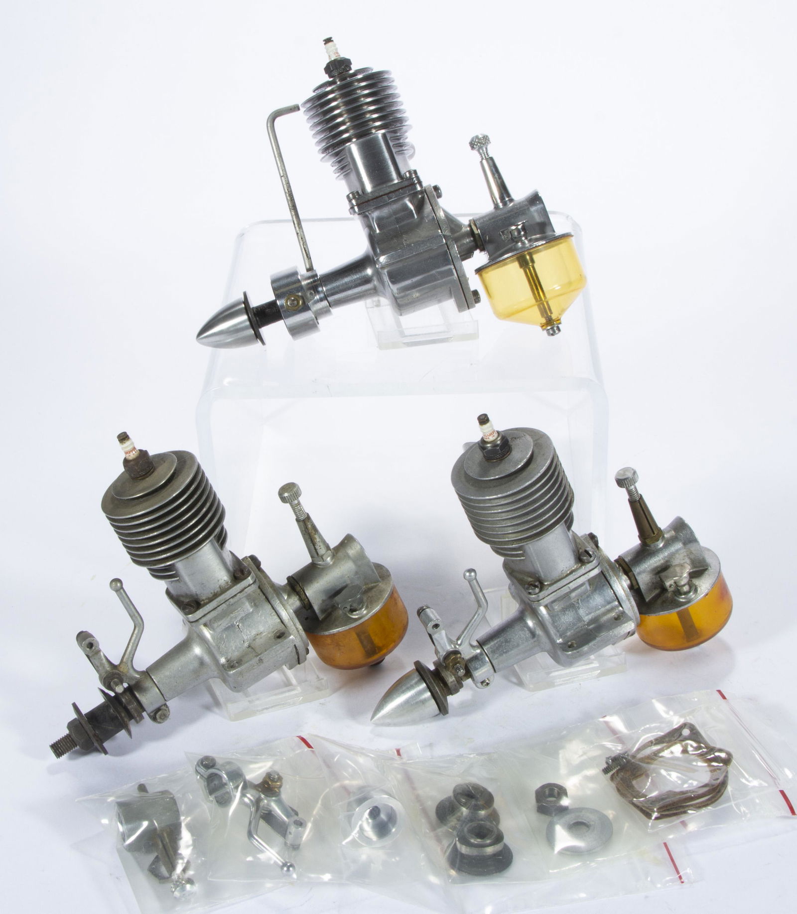 CORPORATE PRODUCTS, INC. ROCKET "VICTOR" MODEL AIRPLANE ENGINES AND PARTS, LOT OF NINE ARTICLES, (1 of 4)