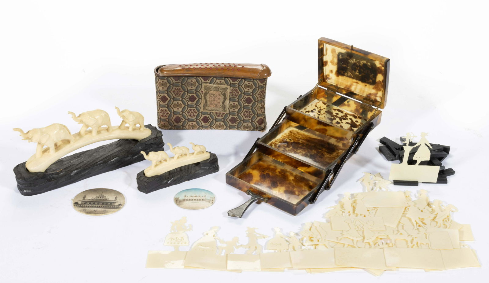 ASSORTED JAPANESE / CHINESE ARTICLES, LOT OF EIGHT, (1 of 4)