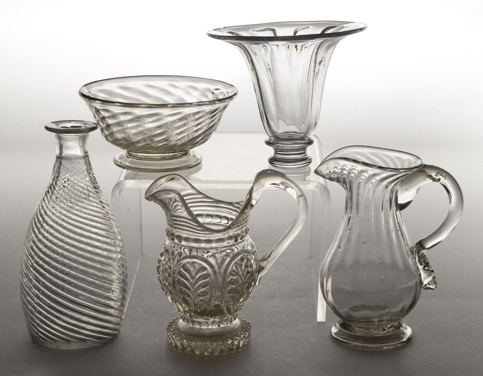 ASSORTED PATTERN-MOLDED ARTICLES, LOT OF FIVE (1 of 1)