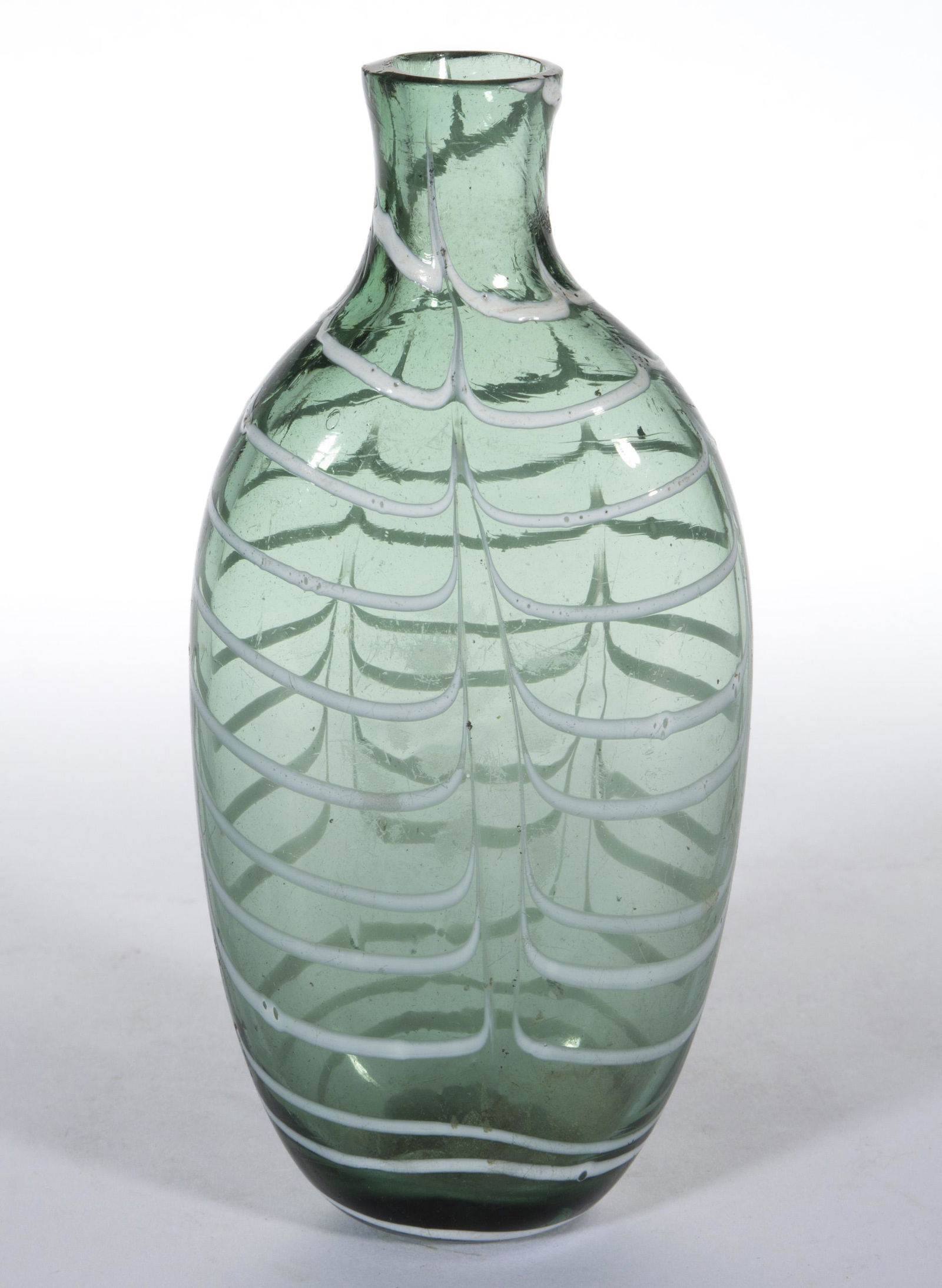 FREE-BLOWN MARBRIE LOOP FLASK (1 of 6)