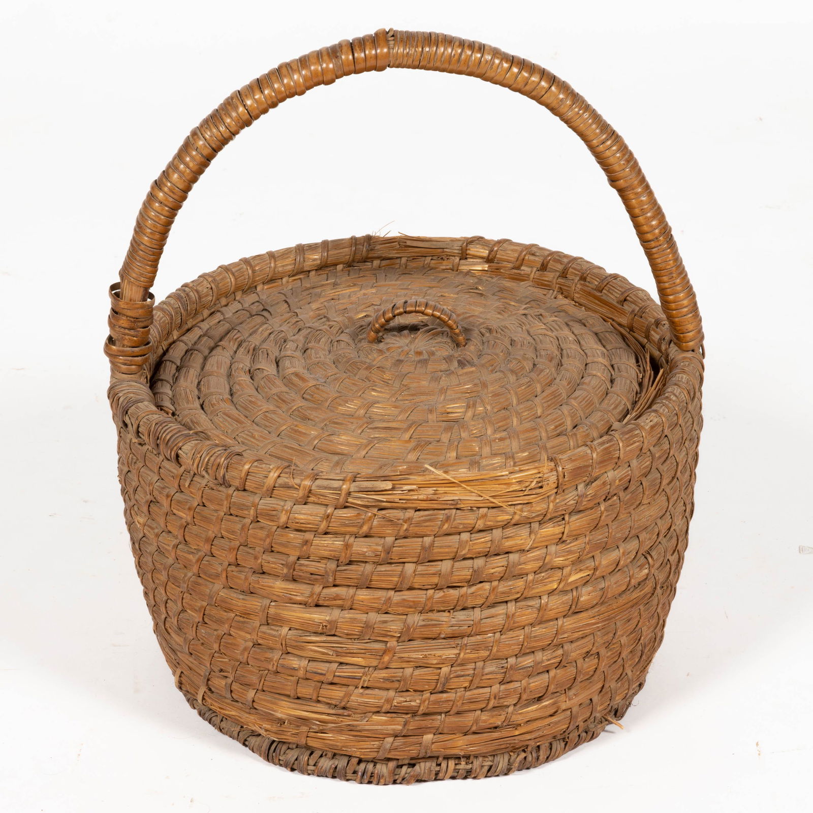 AMERICAN RYE-STRAW BASKET WITH COVER (1 of 5)