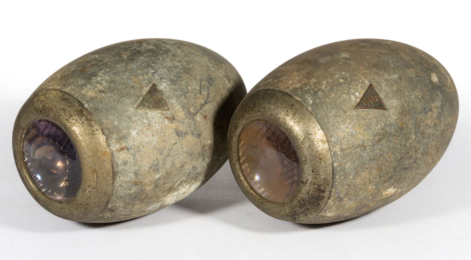 PAIR OF EDMUNDS & JONES (DETROIT, MICHIGAN) TYPE 20 TORPEDO-STYLE HEADLIGHTS (1 of 4)