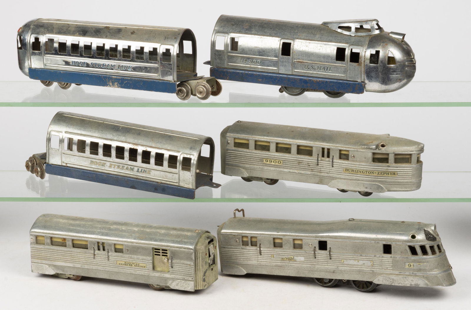 ASSORTED MANUFACTURERS MODEL RAILROAD O-GAUGE LOCOMOTIVES AND CARS, LOT OF SIX, (1 of 2)