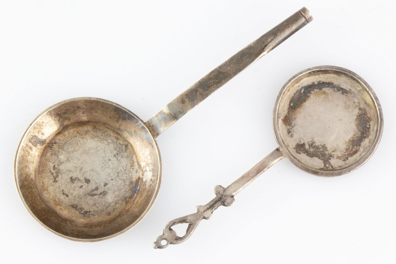 DUTCH / CONTINENTAL SILVER MINIATURE PANS, LOT OF TWO (1 of 2)