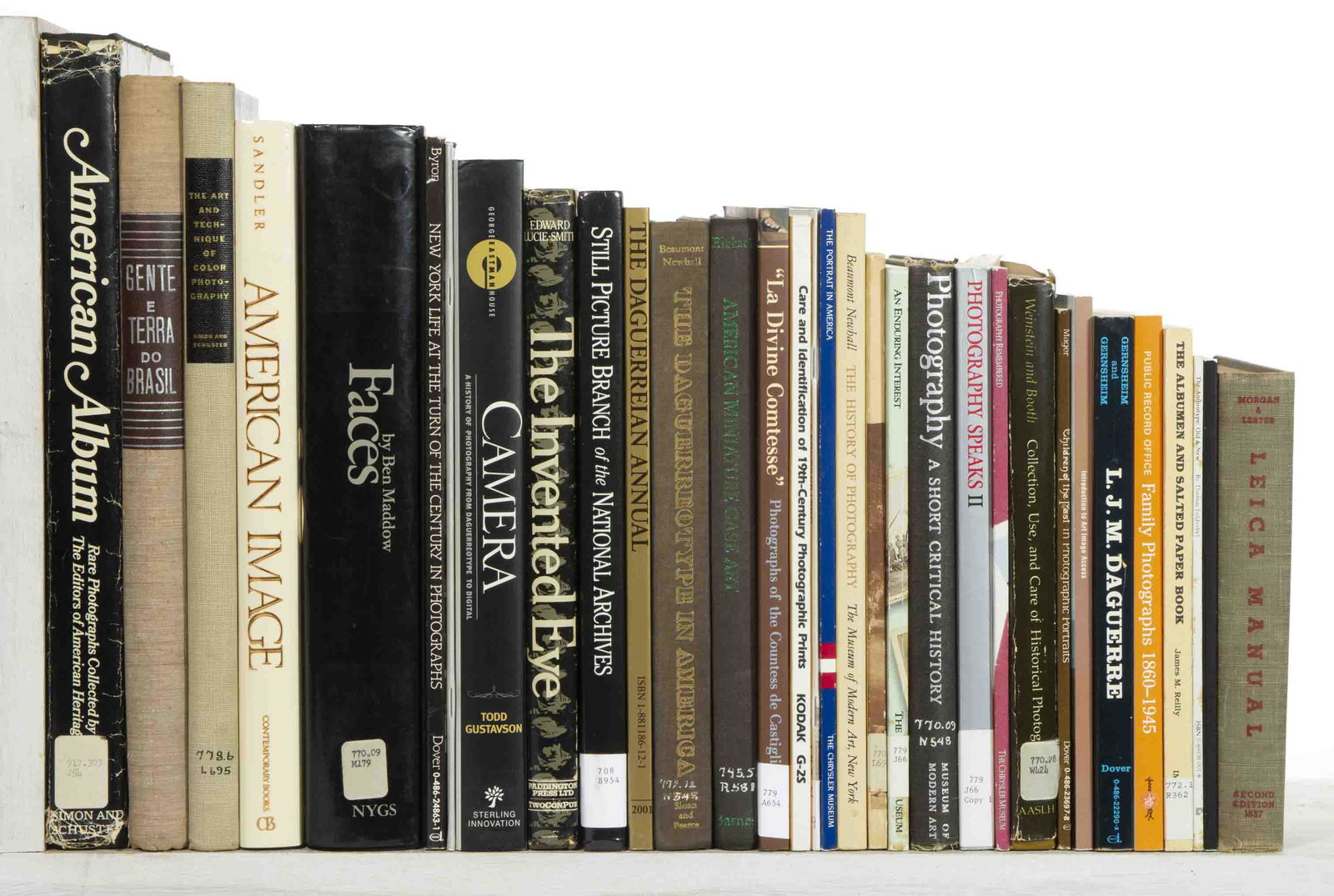 ASSORTED PHOTOGRAPHY REFERENCE VOLUMES, LOT OF 32 +/-: ASSORTED PHOTOGRAPHY REFERENCE VOLUMES, LOT OF 32 +/-, including Apraxine and Demange, "La Divine Comtesse": Photographs of the Countess de Castiglione, New Haven, CT: Yale University Press, 2000; Eic